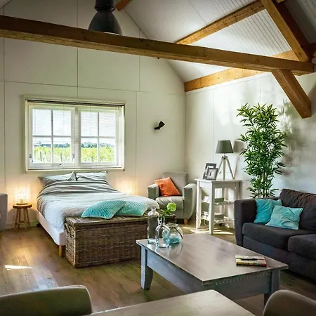 Warmhuisje Chalet Warmenhuizen