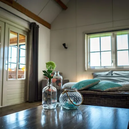 Warmhuisje Chalet Warmenhuizen